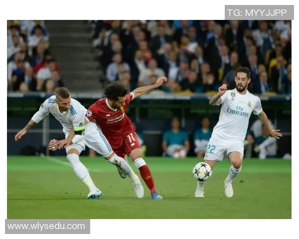 十一号球星在足球队中的重要性与表现分析